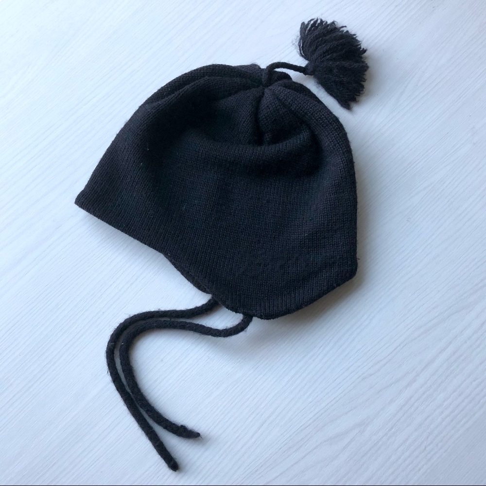Black Fleece-Lined Pom Pom Ski Hat